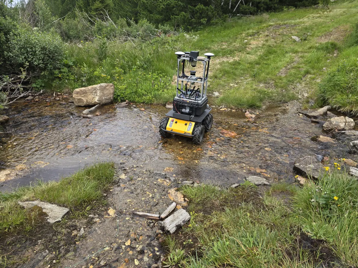 Husky (Clearpath Robotics) — čtyřkolové UGV